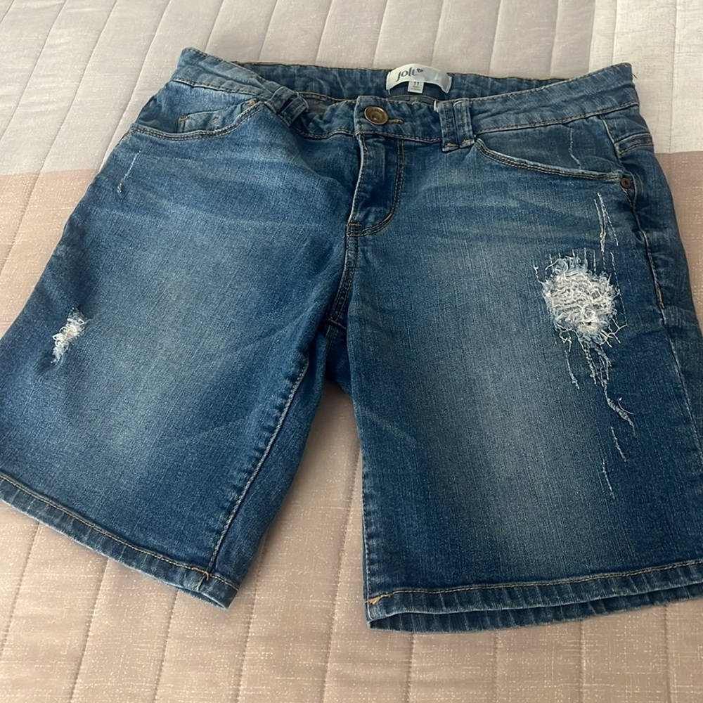 JOLT Women's stretch, jeans, Shorts Distressed Casual
Denim Blue size 11